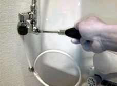 止水栓を閉める